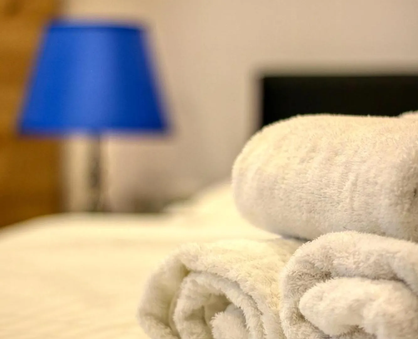 2 Hidden Gems - All U Need - By Uni88 Apartments Bucharest